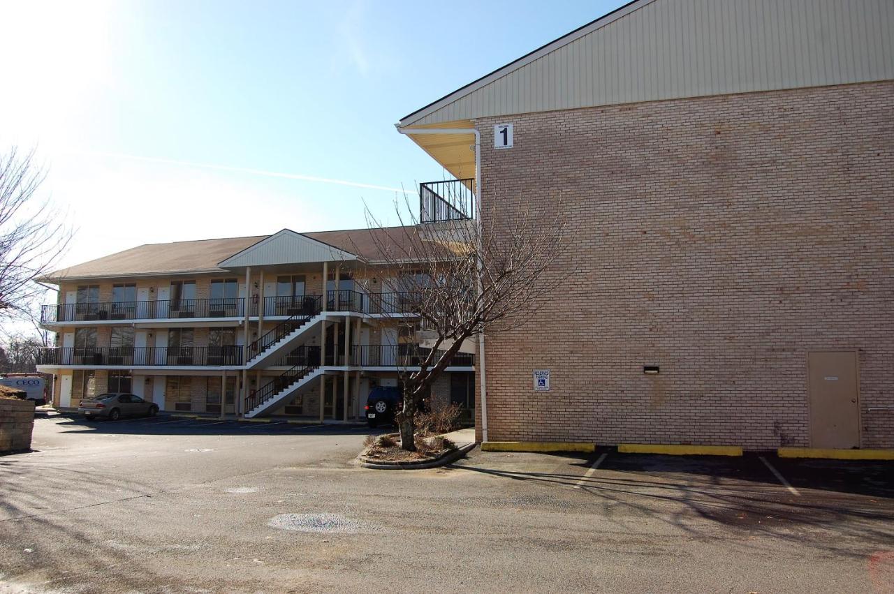 Apm Inn And Suites Winchester Exterior foto